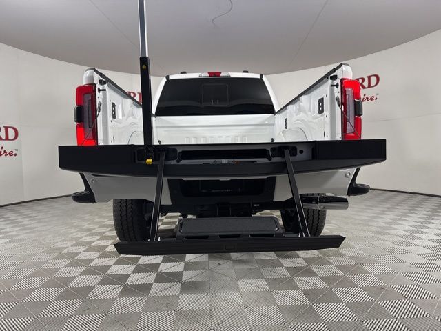 2025 Star White Metallic Tri-Coat Ford Super Duty F-350 SRW Platinum 4X4 Truck