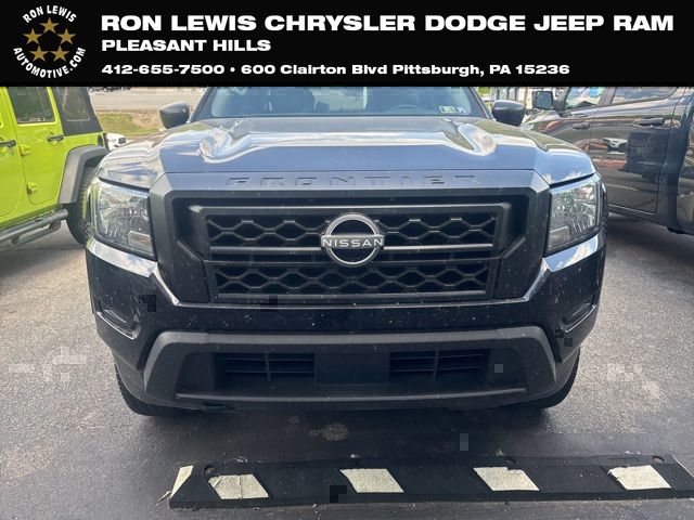 Super Black 2024 Nissan Frontier Pickup Truck Four-Wheel Drive 9-Speed Automatic Overdrive