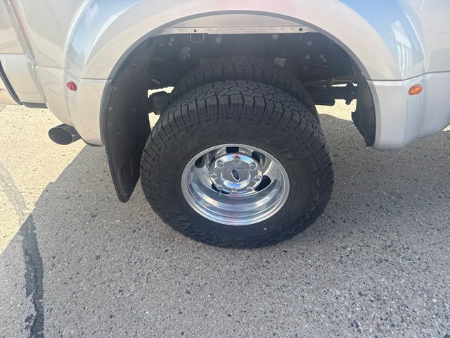 2017 Ingot Silver Ford Super Duty F-350 DRW Lariat 4X4 Truck