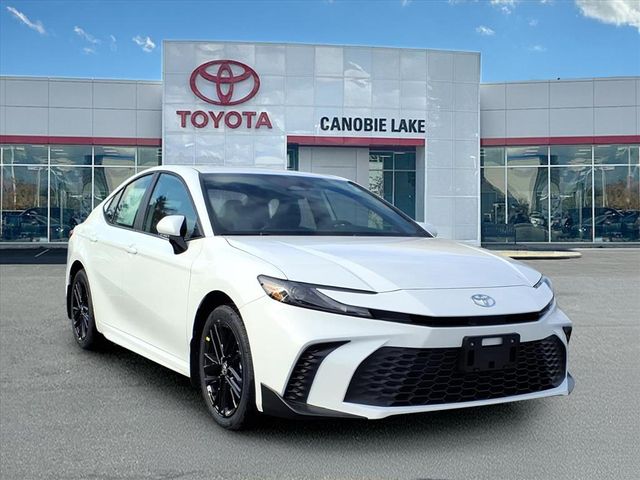 2026 Toyota Camry SE's photo