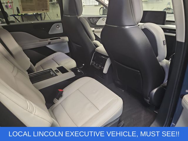 Used 2025 Blue Lincoln Reserve image 11