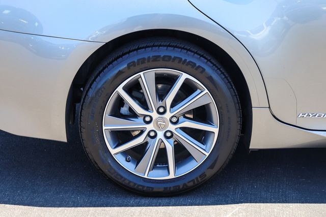 Used 2018 Silver Lexus 300h image 9