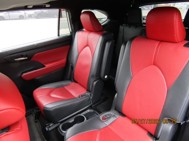 used 2023 Toyota Highlander car, priced at $37,999