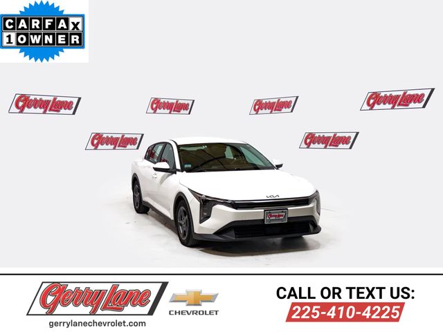 Snow White Pearl 2025 Kia K4 Sedan Front-Wheel Drive Continuously Variable Transmission