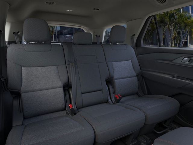 2025 Ford Explorer Active photo