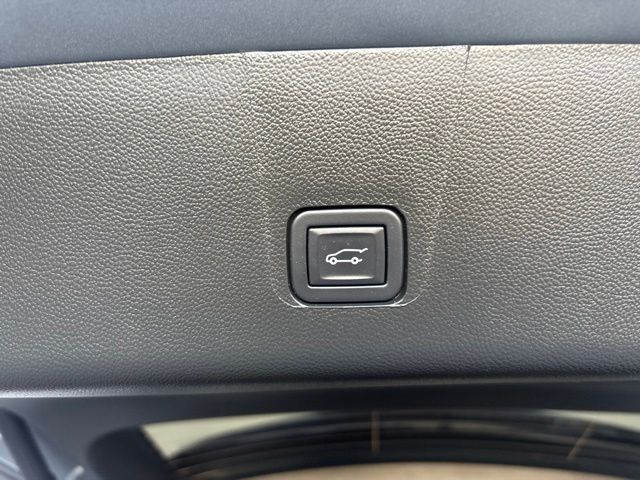 Used 2023 Chevrolet Traverse SUV