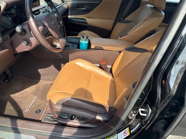 Used 2019 Black Lexus 350 Luxury image 7