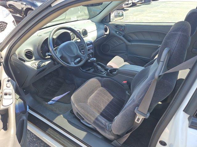 Used 2001 White Pontiac GT image 13