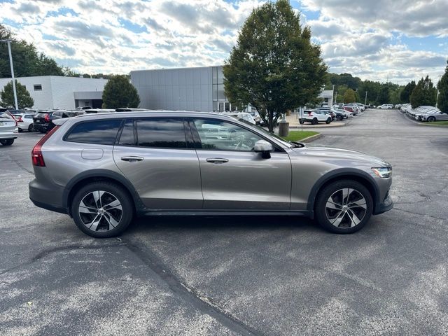 Used 2020  Volvo T5 image 6