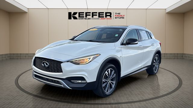 2017 INFINITI QX30 Premium AWD