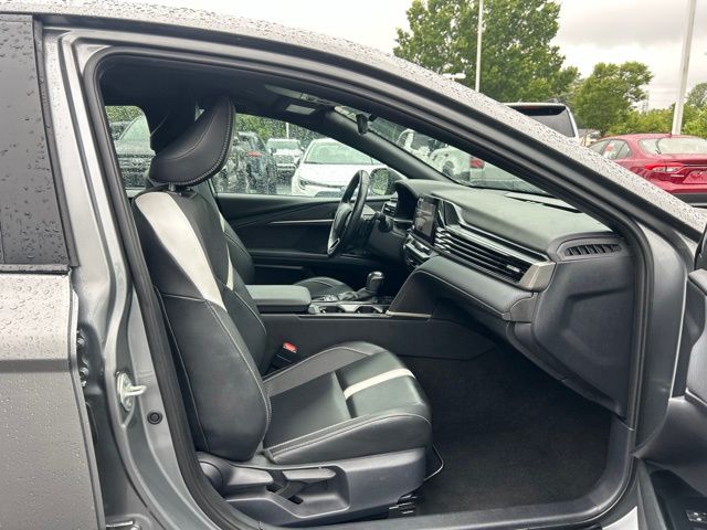 2025 Toyota Camry SE - Photo 18
