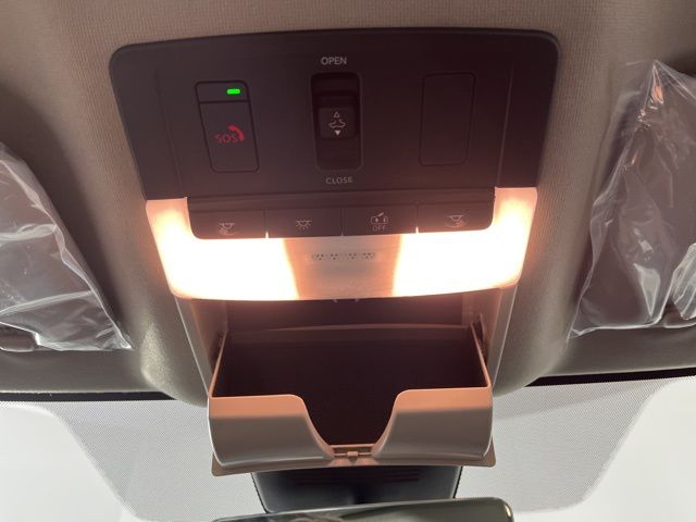 2025 Atlantic Gray Metallic/Super Black Nissan Sentra SR FWD Sedan