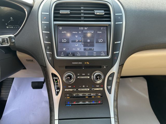Used 2020 White Lincoln Reserve image 19