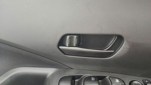 2025 Nissan Kicks Play