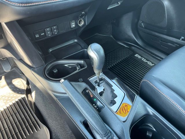 2018 Toyota RAV4 SE - Photo 30