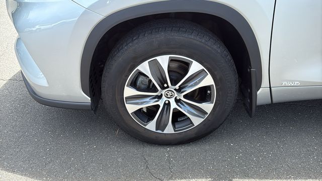 Used 2024 Toyota Highlander Hybrid SUV