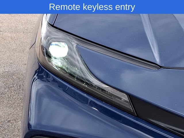 2025 Toyota Camry SE photo