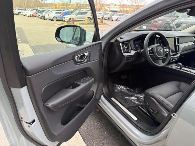 New 2025 Gray Volvo T8 Plus image 11
