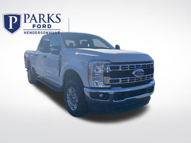 2025 Ford F-250 Super Duty XLT Crew Cab 4WD