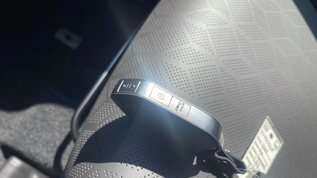 New 2027 Silver Kia LXS image 10