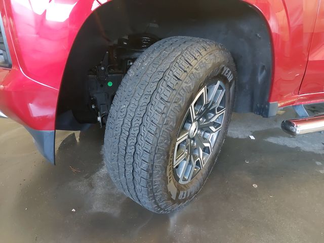 Used 2023 Red Chevrolet Z71 image 28