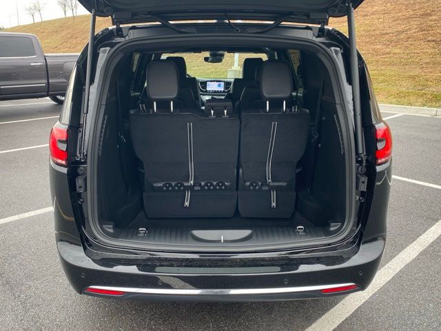 new 2026 Chrysler Pacifica car, priced at $40,353