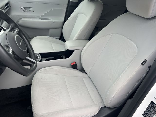 Used 2025 White Hyundai SEL image 33