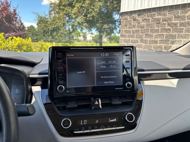 Used 2022 Silver Toyota LE image 22