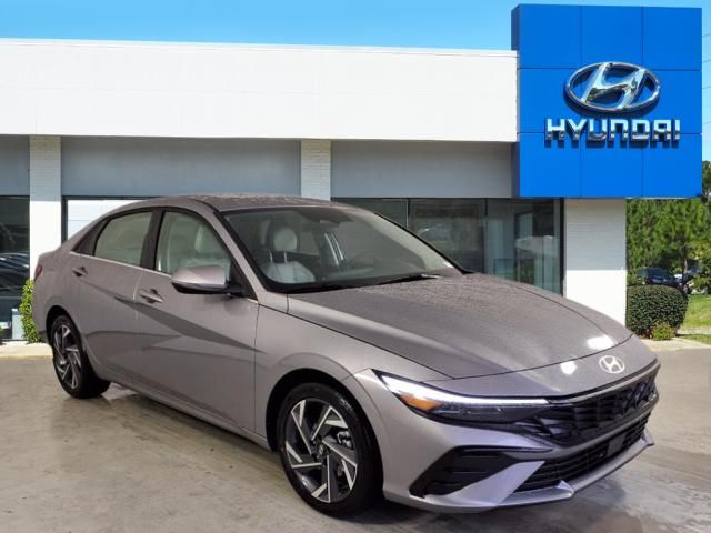 2025 Hyundai Elantra Limited photo