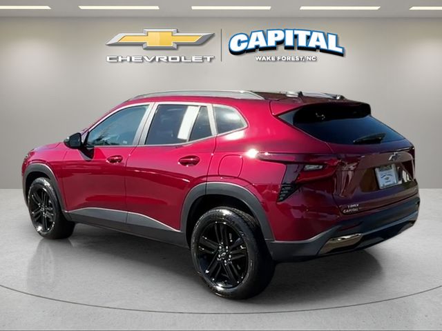 Used 2024 Red Chevrolet ACTIV image 3