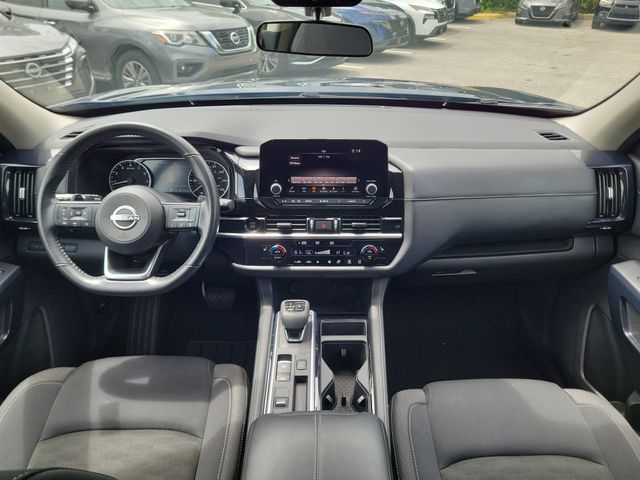 2025 Nissan Pathfinder SV - Photo 15