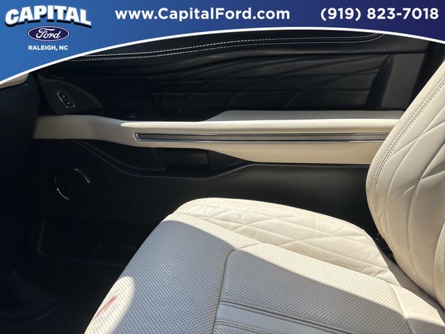 Used 2023 White Ford Platinum image 29
