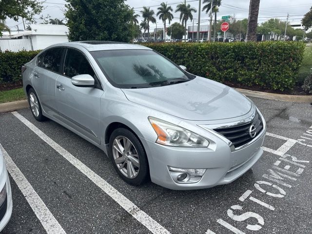 Used 2014 Nissan Altima Image