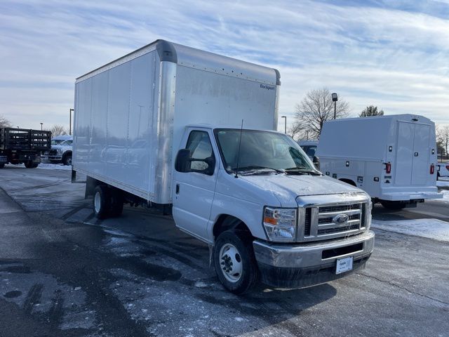 2025 Ford E-Series E-450 SD