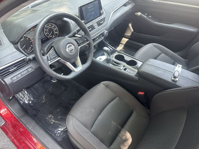 Used 2020 Red Nissan 2.5 SV image 15