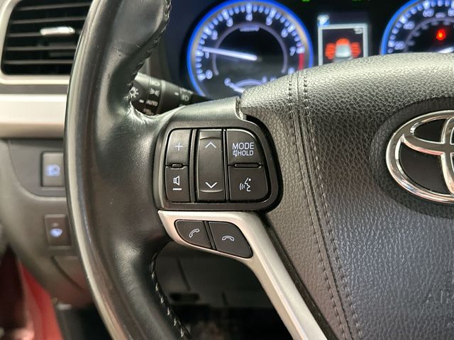 2019 Toyota Highlander SE Red at Spitzer Acura