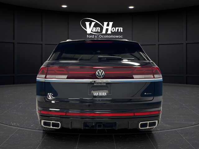 Used 2024 Deep Black Volkswagen 2.0T SEL R-Line image 6