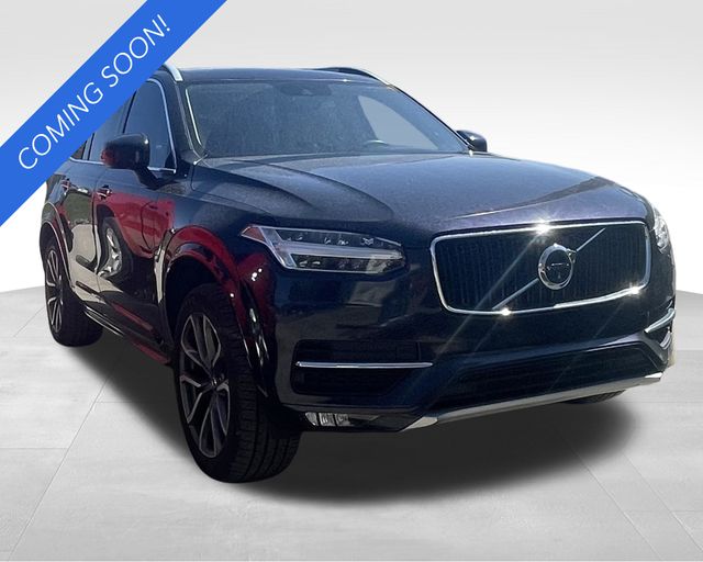 2017 Volvo XC90 T6 Momentum AWD