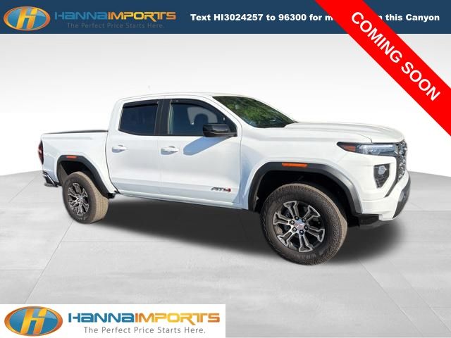 Summit White 2025 GMC Canyon AT4 Crew Cab 4WD Pickup Truck Four-Wheel Drive 8-Speed Automatic