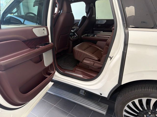 2020 Lincoln Navigator L Black Label - 8