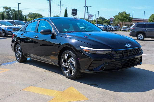 Abyss Black 2026 Hyundai Elantra Sedan Front-Wheel Drive Continuously Variable Transmission