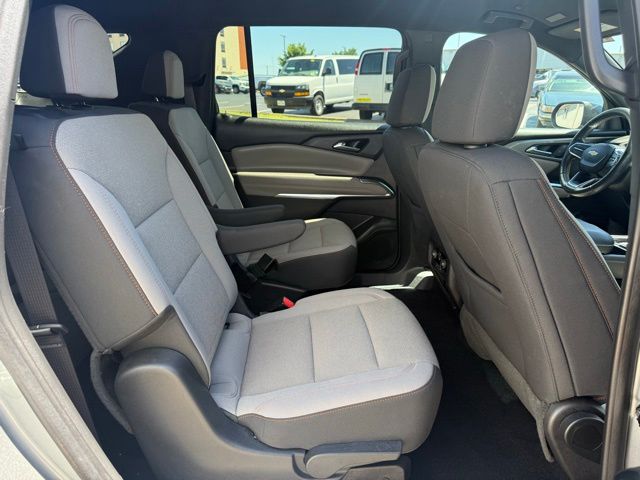 used 2024 Chevrolet Traverse car, priced at $34,187