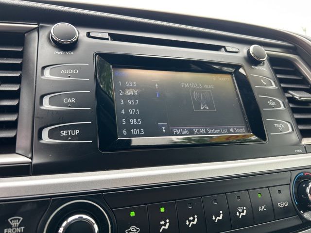 used 2019 Toyota Highlander car, priced at $23,999