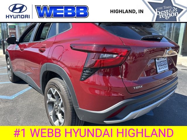 Used 2025 Red Chevrolet LT image 32