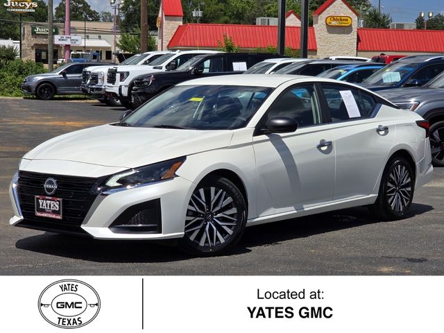 Pearl White Tricoat 2024 Nissan Altima Sedan Front-Wheel Drive Continuously Variable Transmission