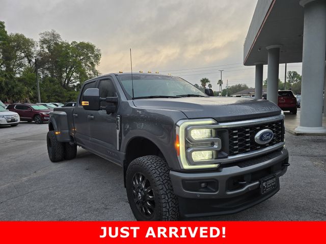 2023 Ford F-350 Super Duty Lariat Crew Cab LB DRW 4WD