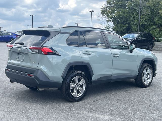 Used 2022  Toyota XLE image 13