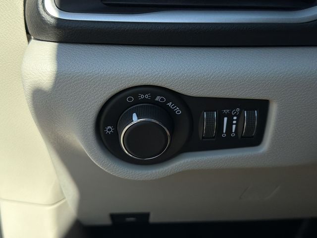 Used 2021 White Chrysler LX image 29