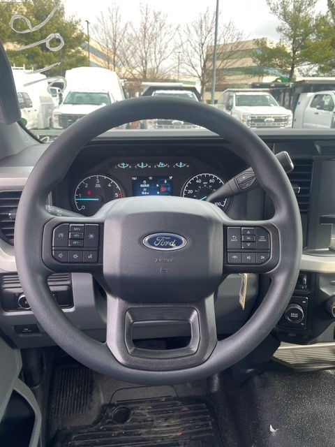 2024 Ford F-600 Super Duty 