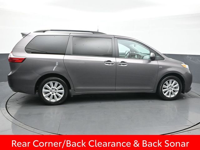 2017 Toyota Sienna XLE 8